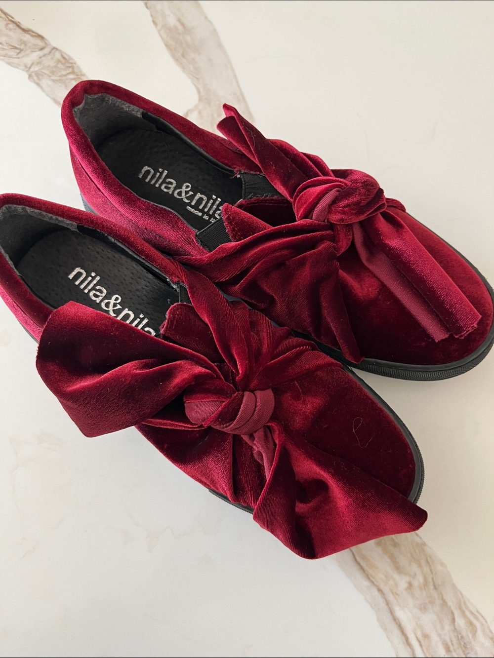 Nila & Nila Made in Italy 🇮🇹 Women's Velvet Knot Slip-On Sneakers in Wine Red